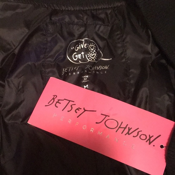 Betsey Johnson Snow Leopard Animal Print Puffer Ski Jacket Size Medium NWT - Picture 7 of 8